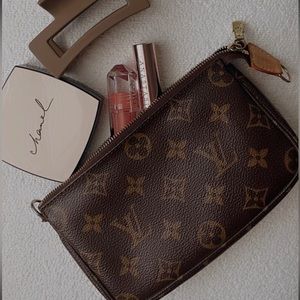 ❌SOLD❌Louis Vuitton Pochette🤎